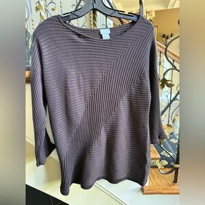Chico’s Beautiful Brown Round neck sweater. EUC . Soft Size 0 Rayon/Polyester